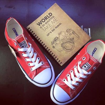 cách phối đồ với giày converse đỏ thật sành điệu