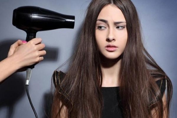 nguyên nhân tóc bị gãy khúc và cách khắc phục hiệu quả