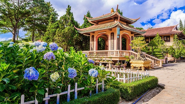 kinh nghiệm, top #10 ngôi chùa đà lạt nổi tiếng linh thiêng, nhất định phải ghé một lần