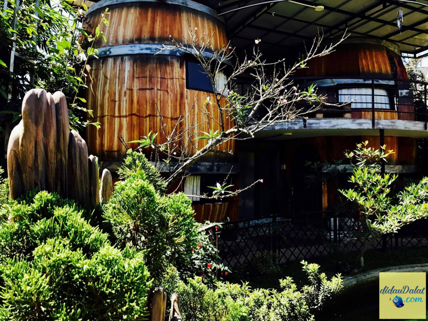 homestay wine valley “thùng rượu vang siêu to khổng lồ”