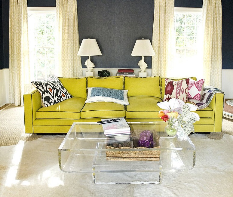 , ghế sofa màu đậm dần trở thành xu hướng nội thất phòng khách hiện đại