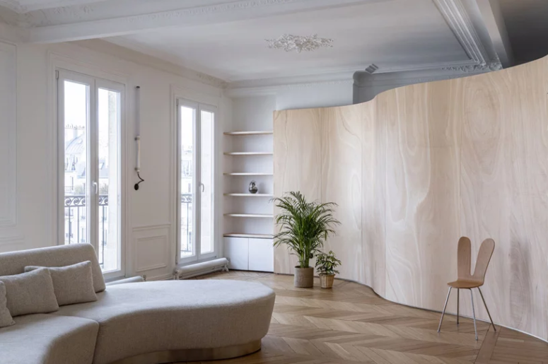 , dải ruy băng gỗ phân chia không gian chức năng trong căn hộ ở paris