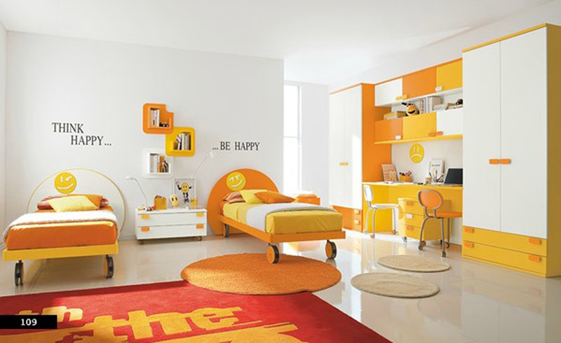 , phòng của trẻ với sự kết hợp ăn ý giữa nền trắng với nội thất màu sắc