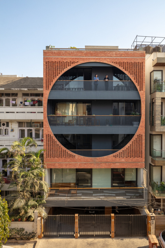Nhà phố Ấn Độ với mặt tiền vòng tròn ấn tượng