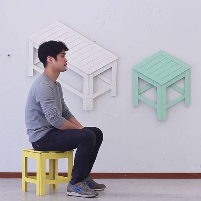 Khi bàn, ghế cũng có thể trở thành tranh treo tường