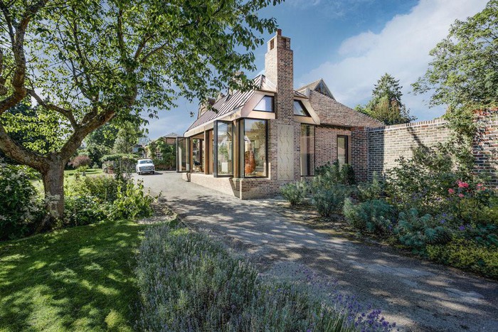 Ngôi nhà gạch đẹp bình yên ở làng quê nước Anh