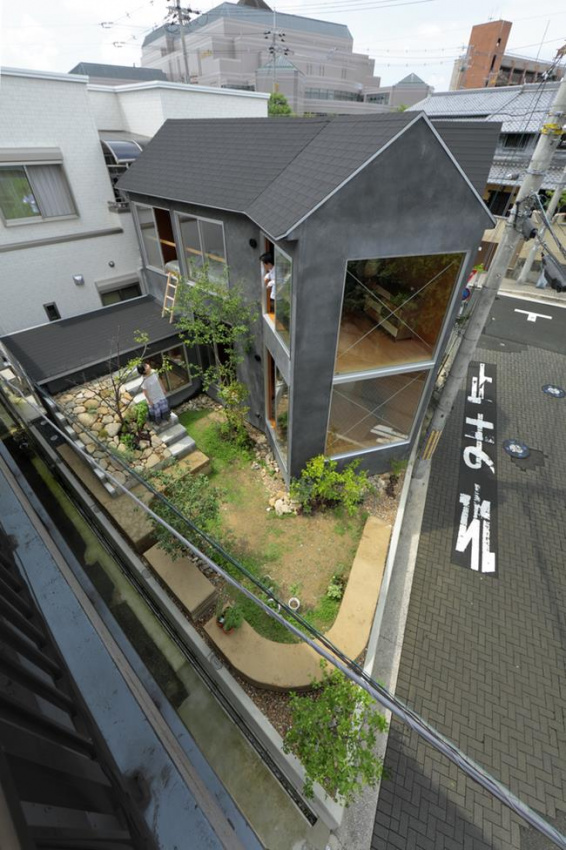 Nhiều người thích mê ngôi nhà quay lưng ra đường chính ở Nhật