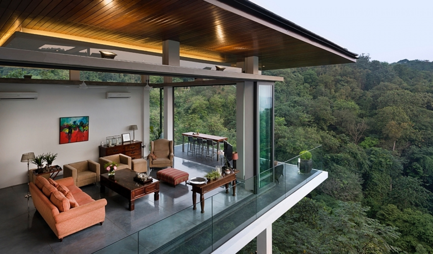Biệt thự 3 tầng hiện đại tọa lạc giữa rừng nhiệt đới