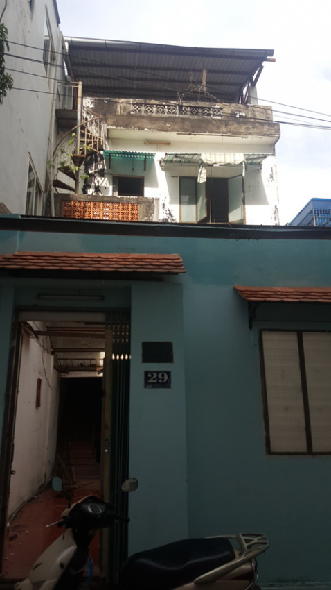 Gia chủ Sài Gòn dành nửa diện tích nhà để làm sân