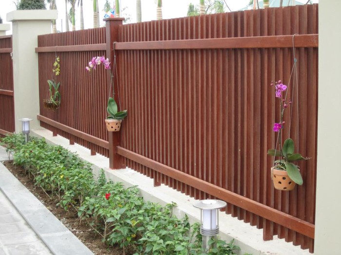 , làm tường rào bằng chất liệu nào cho bền đẹp?