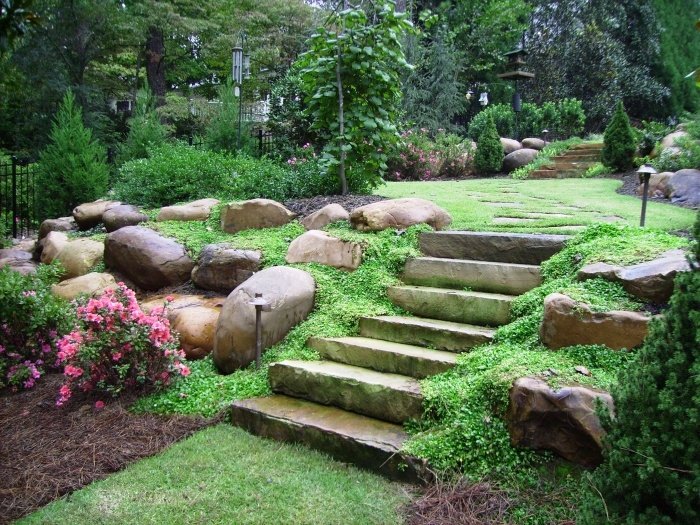 15 ý tưởng trang trí sân vườn ấn tượng với đá tự nhiên