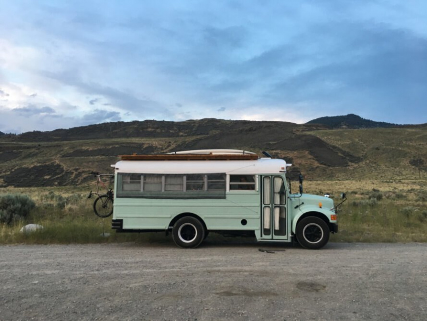 , xe buýt cổ gần 30 năm tuổi hồi sinh thành nhà di động phong cách