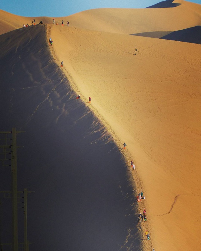 'Hút hồn' trước vẻ bí ẩn của những sa mạc nổi tiếng ở Trung Quốc