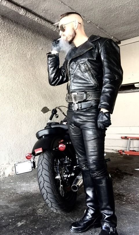 áo khoác, áo khoác da, áo khoác da biker, bí quyết mặc đẹp, phong cách, tips, cách phối đồ với áo khoác da leather biker jackets