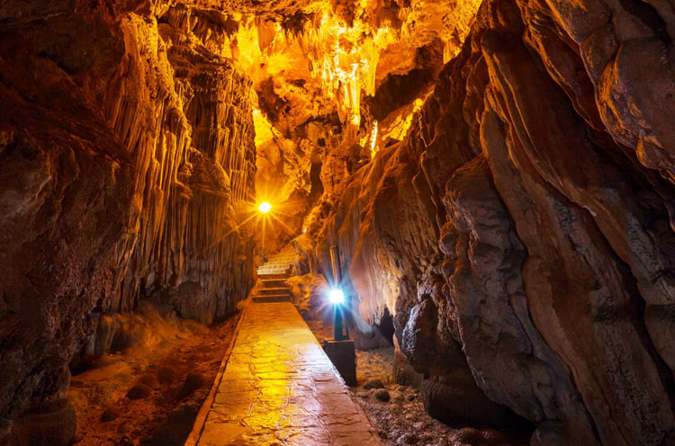 5 hệ thống hang động đẹp và độc đáo nhất Việt Nam