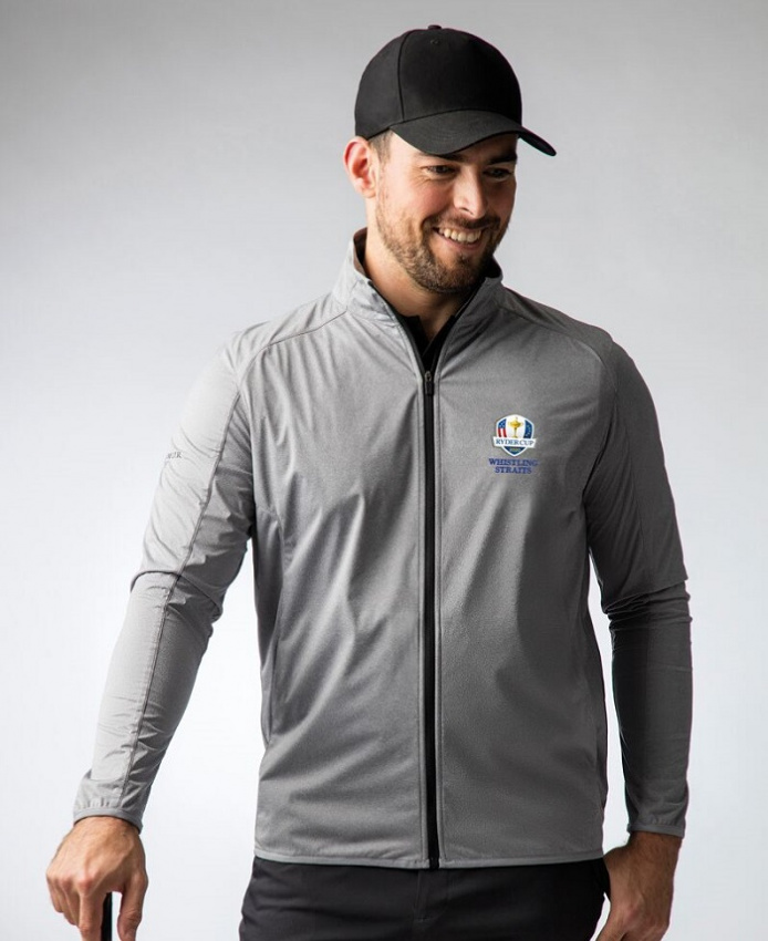 áo khoác golf – phụ kiện không thể thiếu khi chơi golf vào ngày đông lạnh giá