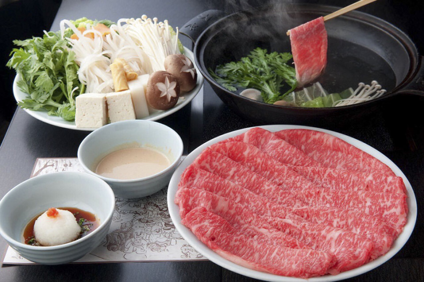 ẩm thực nhật, sushi, sashimi, thịt bò, bò wagyu, lẩu bò, bò nướng, thưởng thức 3 món ngon trứ danh từ bò wagyu đắt đỏ