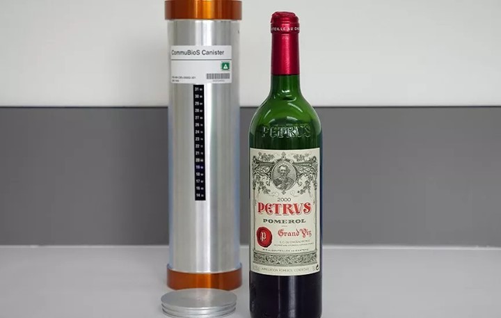 rượu vang; petrus 2000; rượu ủ trên vũ trụ; sứ mệnh không gian, 1 triệu usd cho chai rượu vang được ủ trên … vũ trụ?