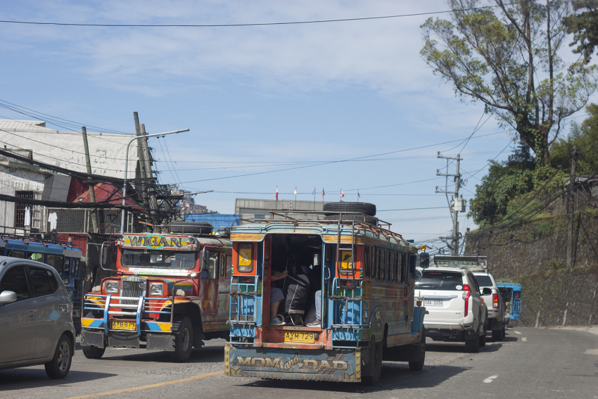 xe jeepney, du lịch philippines, xe buýt ở philippines, thú vị những chiếc xe jeepney đầy sắc màu ở philippines