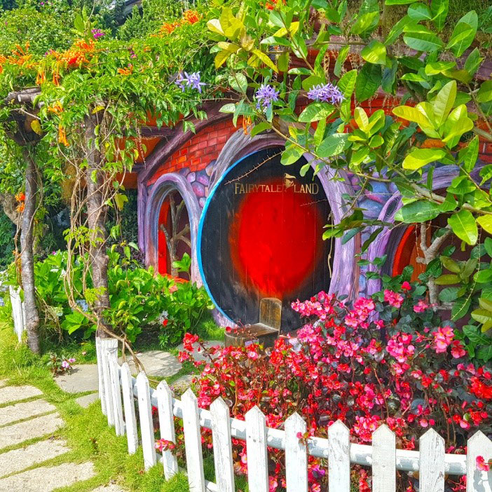 dalat fairytale land – làng cổ tích và hầm rượu vang vĩnh tiến: xứ sở cổ tích giữa thành phố hoa đà lạt