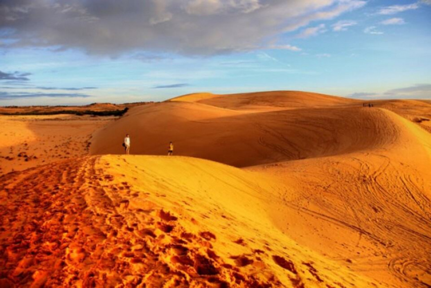đồi cát mũi né: khám phá “sa mạc” huyền bí đầy lôi cuốn ở biển phan thiết