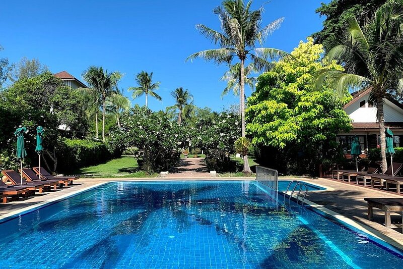 coco palm beach resort & spa – “hawaii thu nhỏ” giữa lòng đảo ngọc