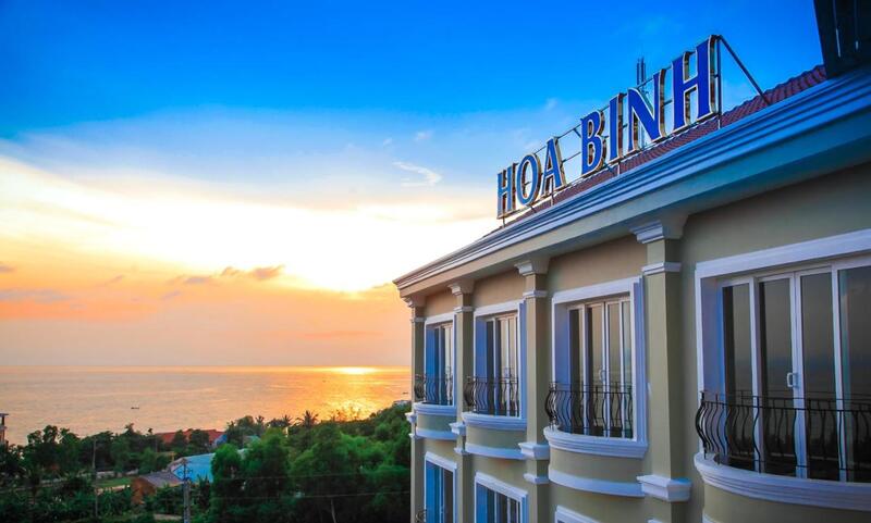 Hòa Bình Phú Quốc Resort – “Thiên nga trắng” bên bờ biển xanh