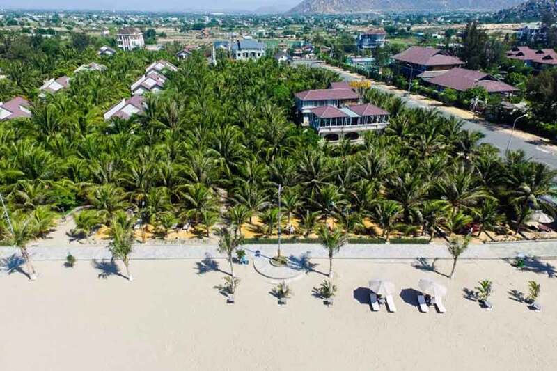 Resort Con Gà Vàng – Không gian thơ mộng giữa lòng biển Ninh Chữ