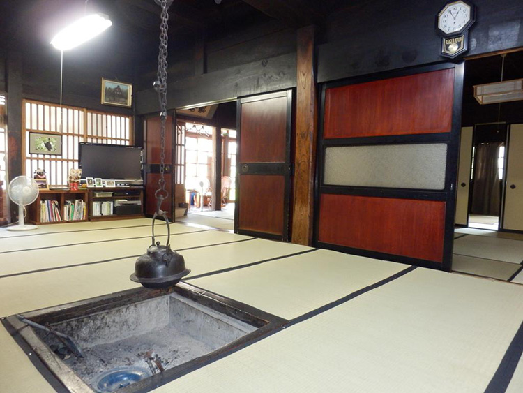 du lịch ở gifu, làng cổ shirakawa, làng cổ gokayama, ghé thăm những ngôi nhà mái tranh truyền thống ở làng cổ shirakawa và gokayama vào mùa đông
