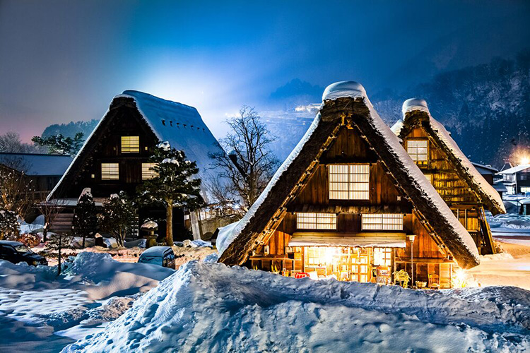 du lịch ở gifu, làng cổ shirakawa, làng cổ gokayama, ghé thăm những ngôi nhà mái tranh truyền thống ở làng cổ shirakawa và gokayama vào mùa đông