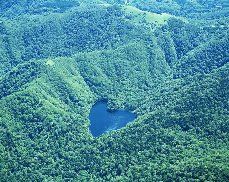 hồ toyoni, những địa điểm độc đáo ở nhật bản, hồ nước hình trái tim, du lịch hokkaido, du lịch nhật bản, nhật bản, khó tin nhưng có thật, hồ nước hình trái tim ở nhật, mỗi mùa mang một vẻ đẹp khác nhau