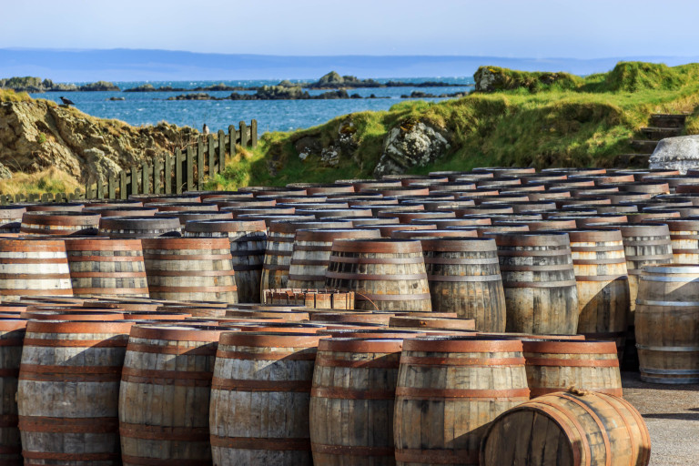 kitkat socola, kitkat rượu whisky, kitkat phiên bản đặc biệt, nhật bản, kitkat phiên bản mới nhất năm nay, mùi vị cực độc đáo, được ủ trong thùng rượu whisky ở một bán đảo xa xôi xứ scotland