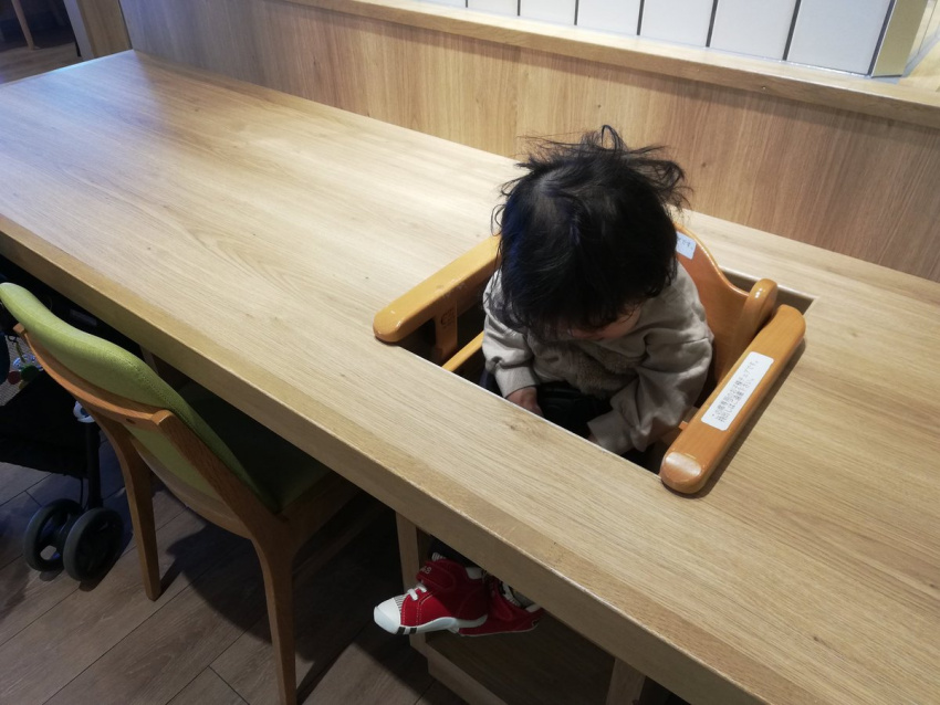 nhật bản, chiếc ghế dành cho em bé ở trung tâm mua sắm nhật bản khiến cả thế giới phải trầm trồ thán phục