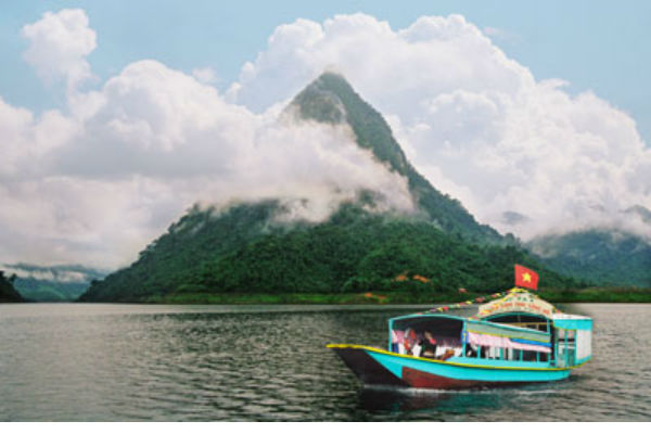Núi Pắc Tạ ở Tuyên Quang