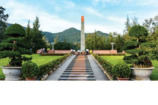 Hành hương Nghĩa trang Hàng Dương ở Côn Đảo