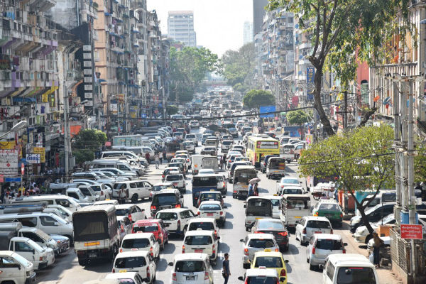 Bất ngờ với nét giao thông khác biệt tại Myanmar