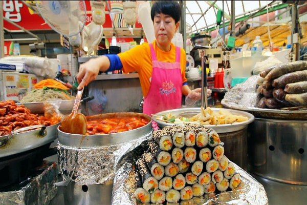 khám phá, trải nghiệm, ẩm thực đường phố tại myeongdong
