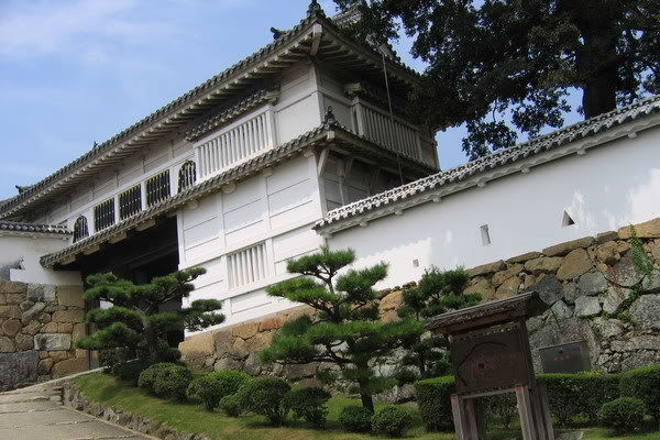 khám phá, trải nghiệm, lâu đài himeji kiến trúc cổ nhất còn sót lại ở nhật bản