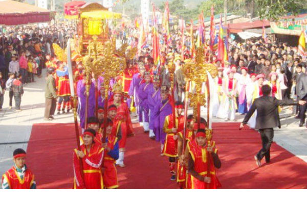 Lễ hội chùa Trầm là một điểm quan trọng trong du lịch Hà Nội