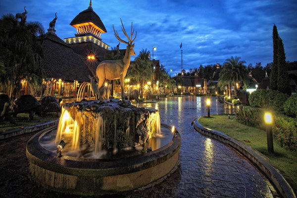 Tham quan sở thú ở Chiang Mai