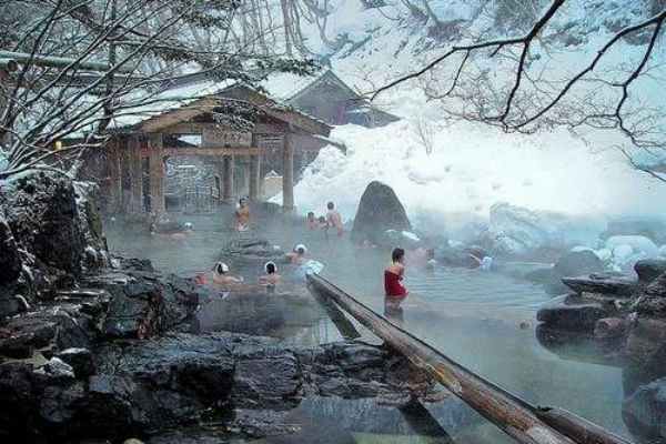 Lợi ích tắm suối nước nóng ở Nhật Bản