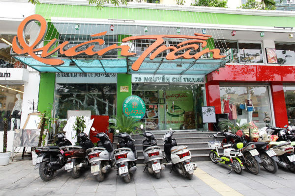Thử hết các quán bánh tráng cuốn thịt heo nổi tiếng ở Đà Nẵng