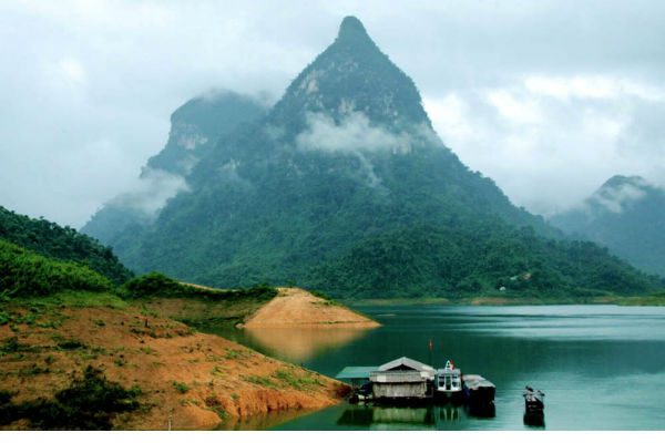 Núi Pắc Tạ – ngọn núi cao nhất huyện Nà Hang