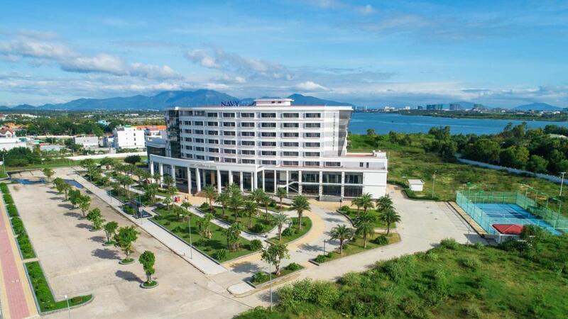 Khách sạn Navy Hotel Cam Ranh – Hòa vào hơi thở biển khơi