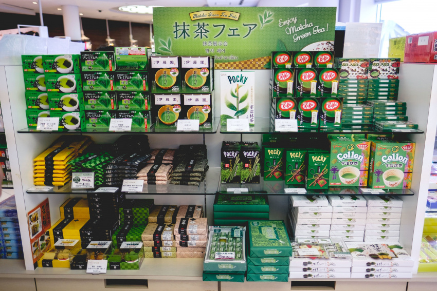 30 món quà lưu niệm phải mua khi đến Nhật Bản: từ đồ ngọt, đồ thủ công cho đến các thiết bị điện tử