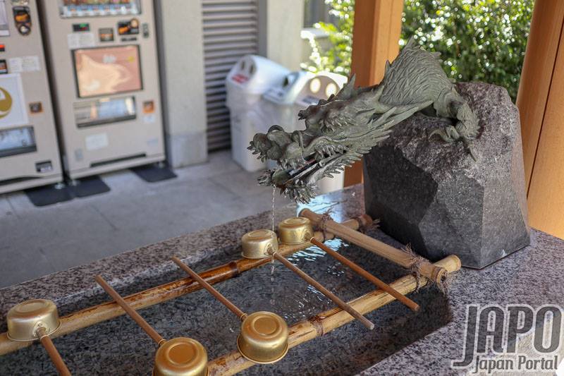 đền thần, ngôi đền thần “nhân văn” giữa lòng tokyo nổi tiếng dành cho những cặp vợ chồng hiếm muộn
