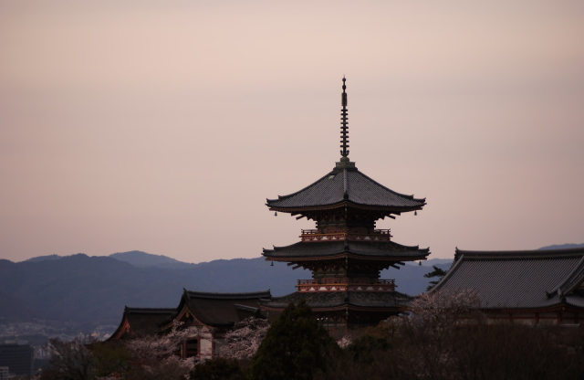 Có phải vì lượng khách nước ngoài tăng lên mà dân Nhật hạn chế chọn Kyoto làm điểm du lịch?