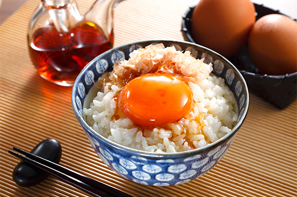 [Thử thách] Trứng sống chan cơm (Tamago kakegohan) liệu có ngon như người Nhật vẫn “ghiền”?