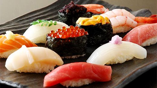 Sushi cuộn lá hồng – Đặc sản vùng Nara