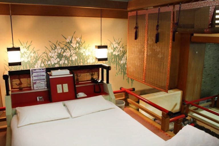 japanese style, khách sạn tình yêu, love hotel, phòng kiểu nhật, bạn thích khách sạn tình yêu theo phong cách âu hay kiểu nhật cổ?